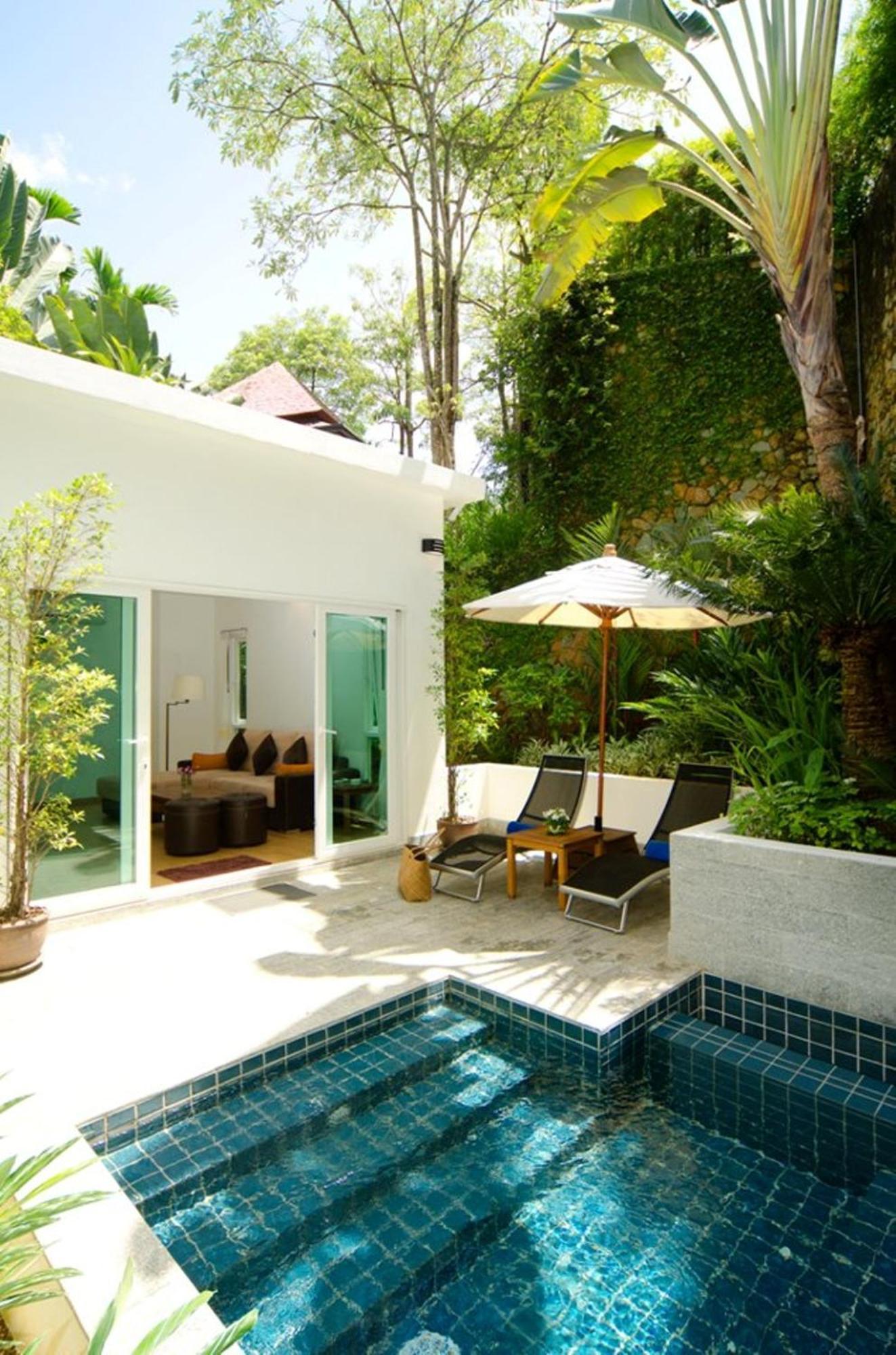 Hydropool Villa Garden